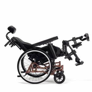 Vermeiren Multifunktionsrollstuhl Inovys Evo, inkl. Tisch und Seitenpelotten B23.BZ8.AB6.C89.L58C.B12A.L04